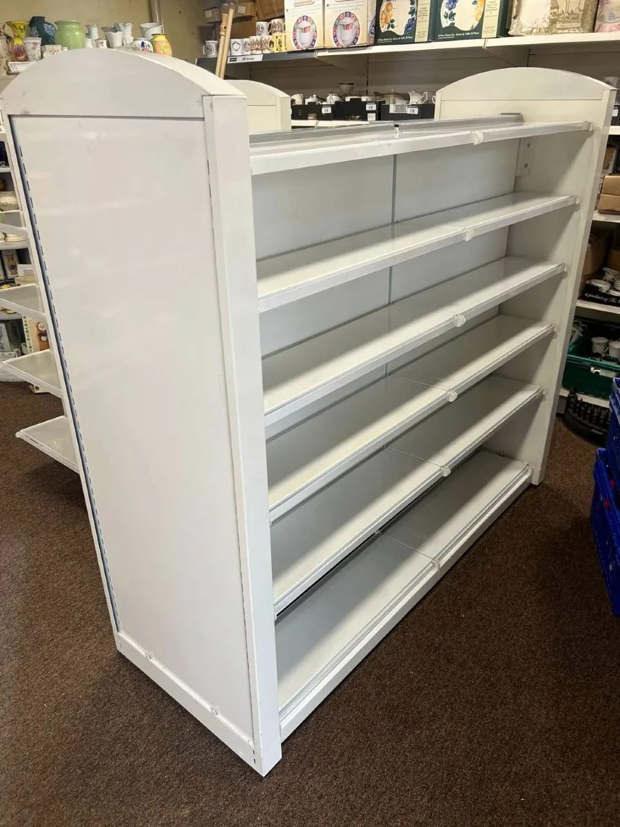 Bays of gondola shop shelving - Image 2