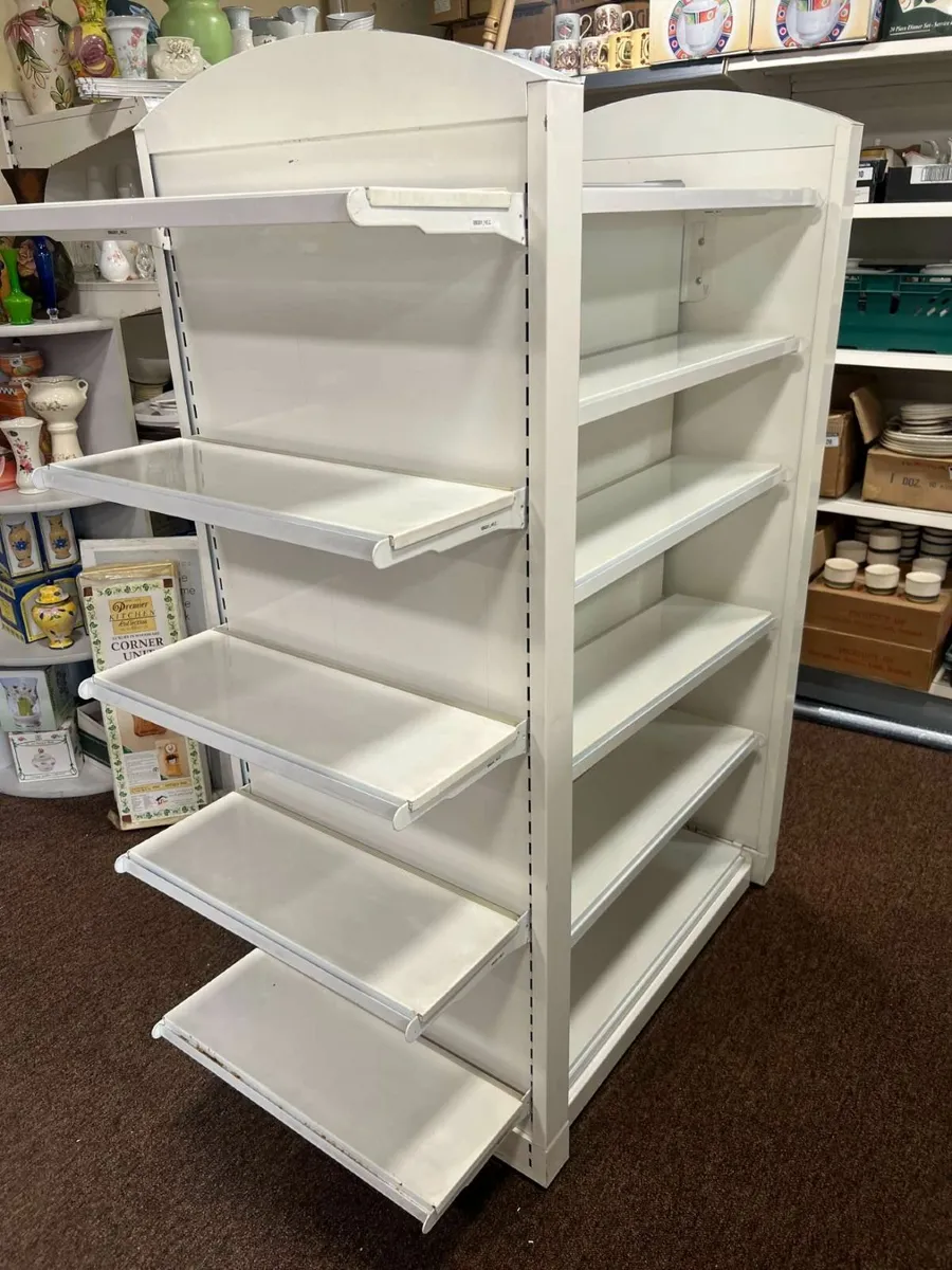 Bays of gondola shop shelving - Image 3