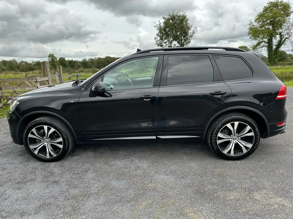 VW TOUAREG R-line - Image 2
