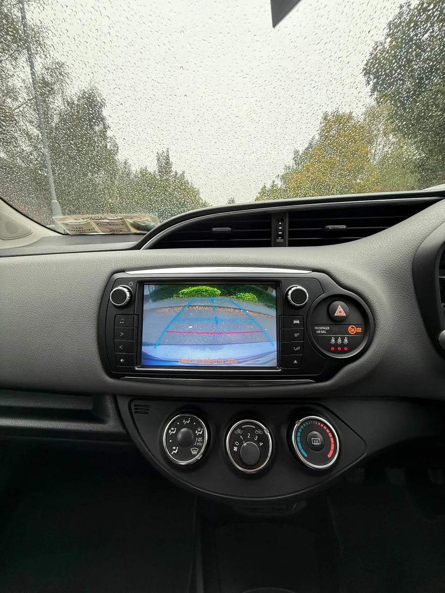 Toyota Yaris 2015 w/ Reverse Camera - Image 4