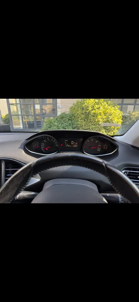 Peugeot 308 2019 Estate - Image 3