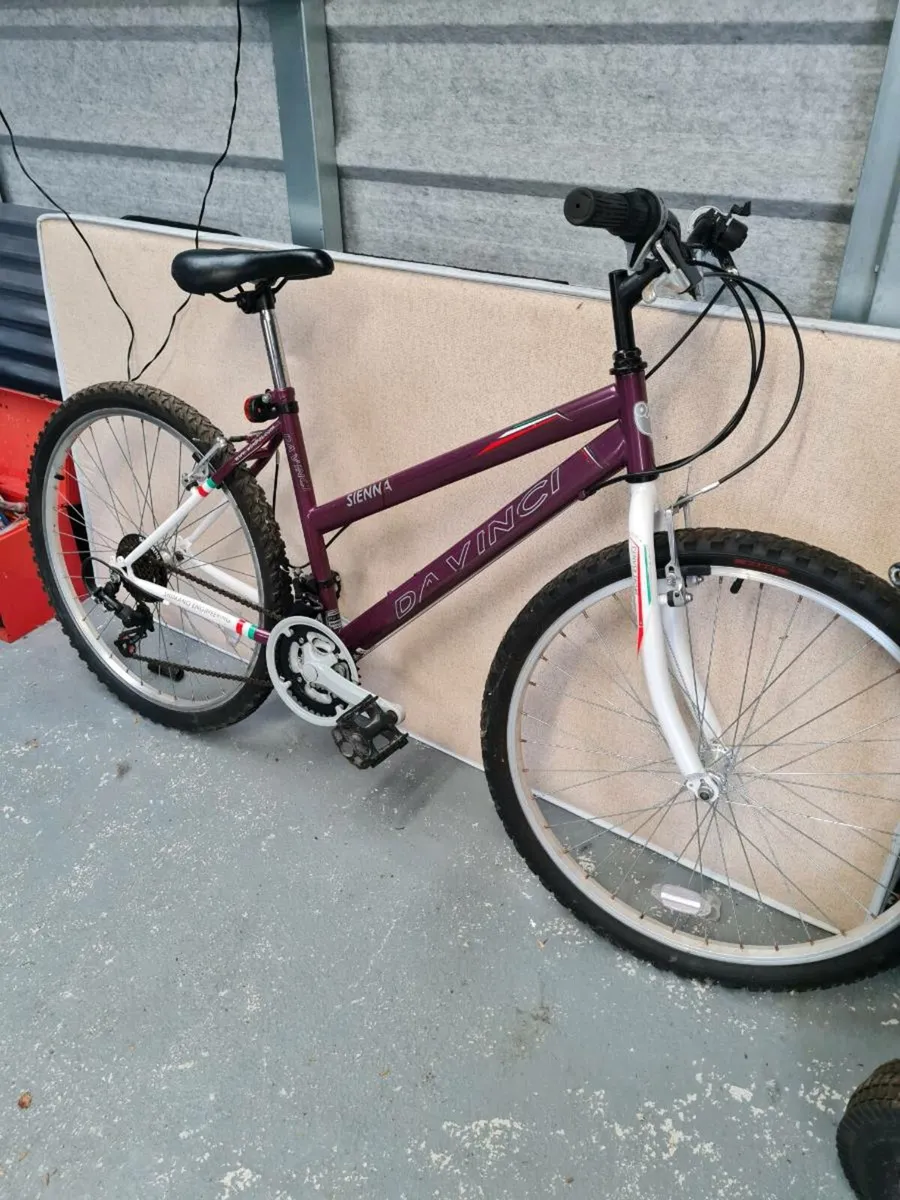 Ladies bicycle - Image 1
