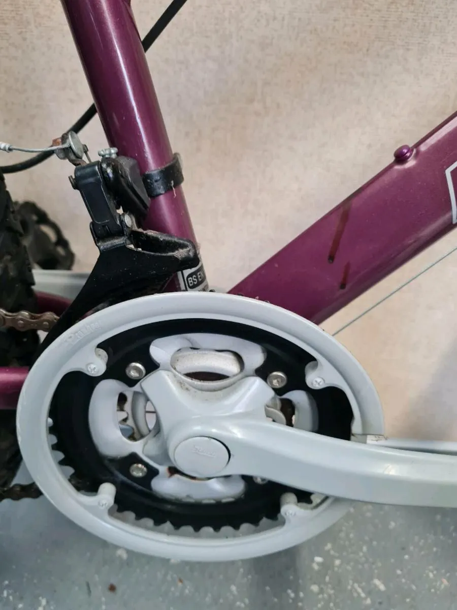 Ladies bicycle - Image 4
