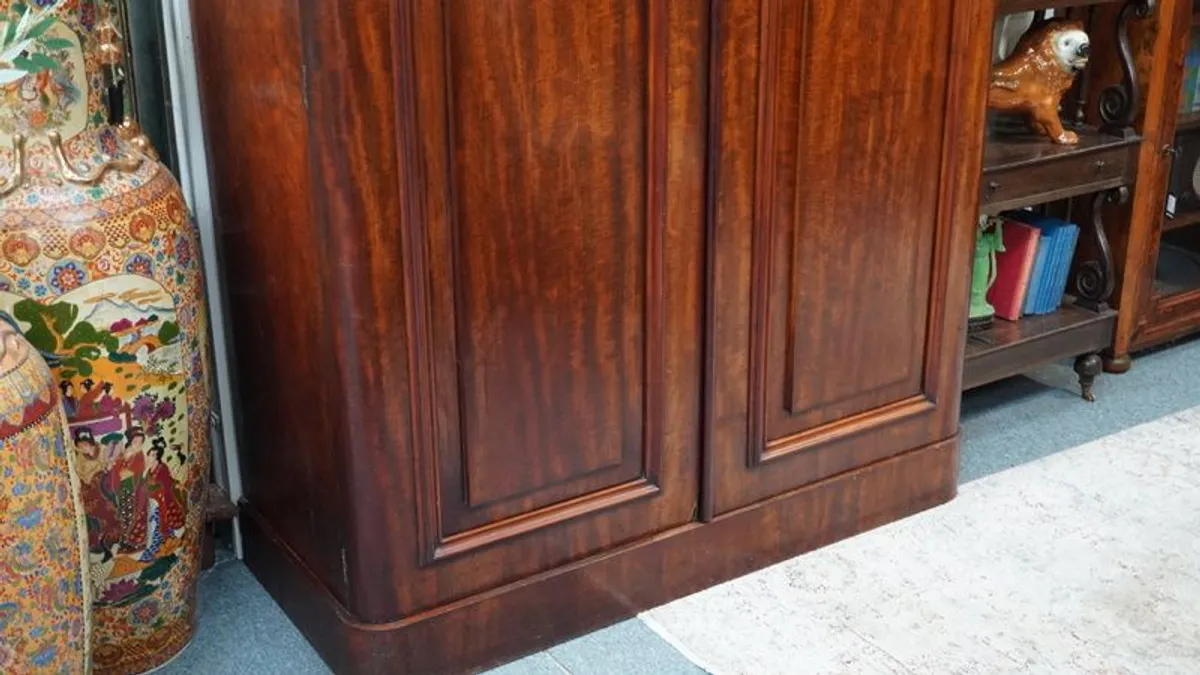 Original Victorian Mahogany Wardrobe c.1860 - Image 4