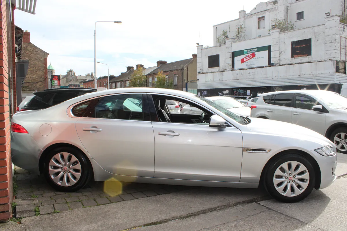 Jaguar XF 2.0 AUTO PRESTIGE 2016 *LOW KMS* - Image 3