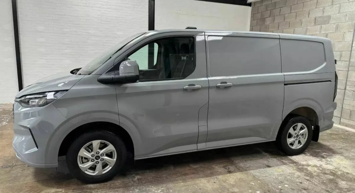 Ford Transit Custom Limited (New 25)16" Alloys - Image 3