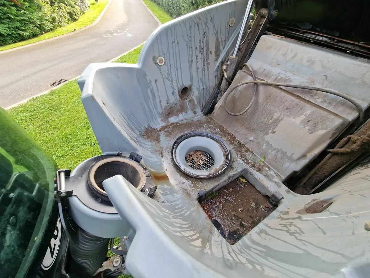 Karcher diesel roadsweeper road sweeper - Image 3