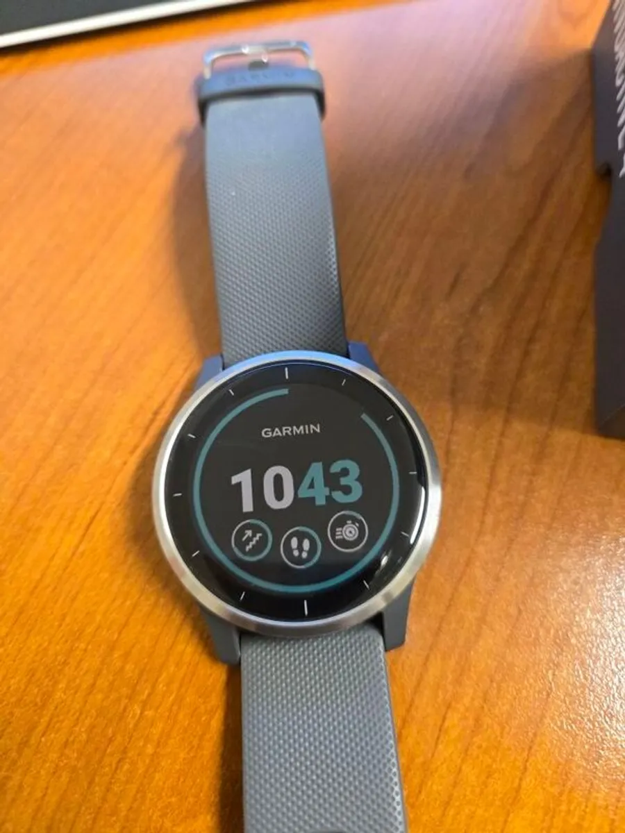 Garmin smartwatch - Image 2