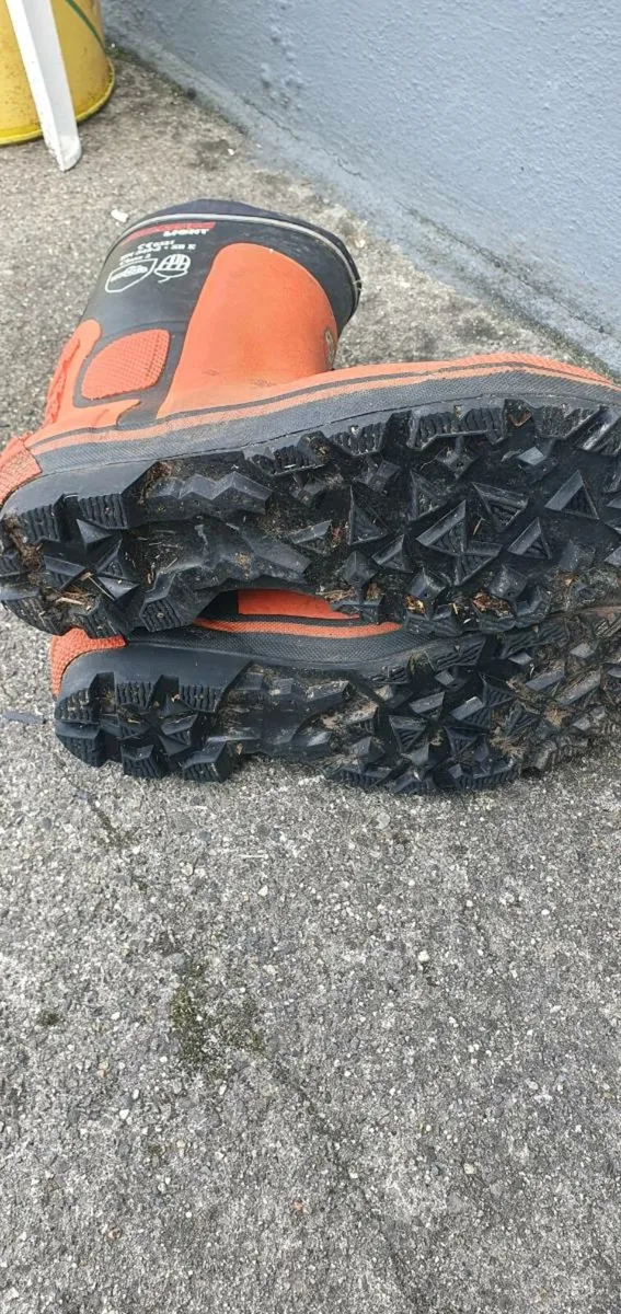 Chainsaw boots - Image 3