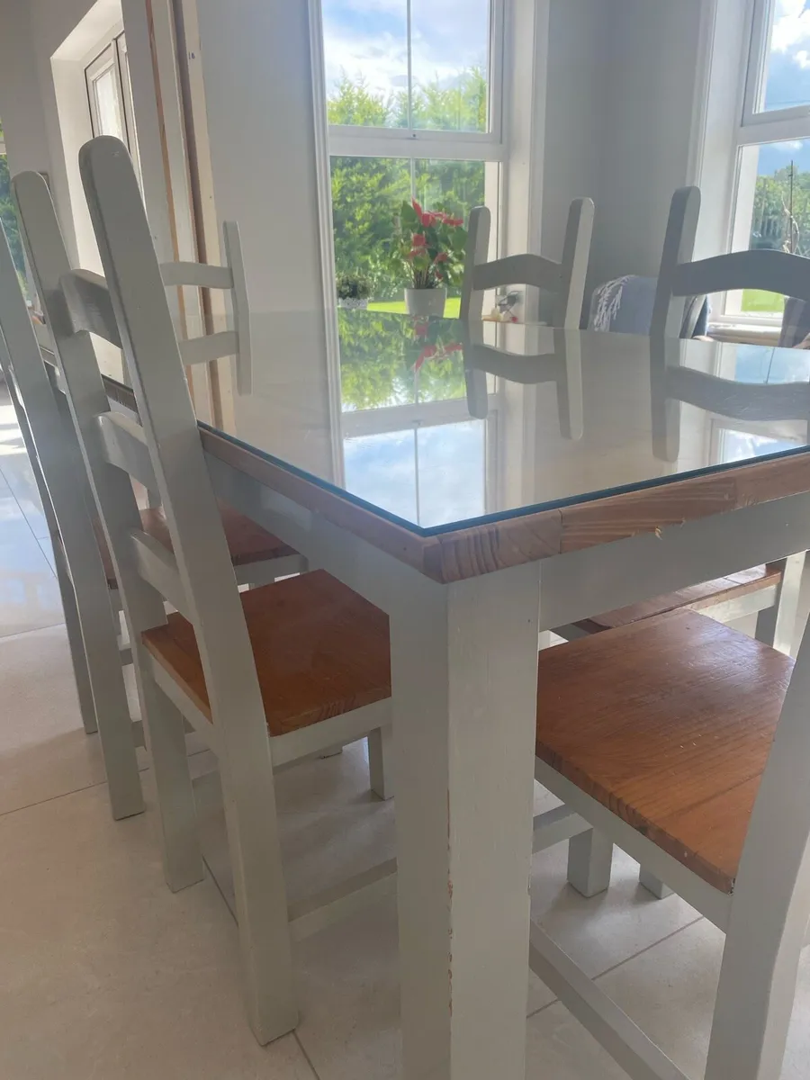 Table & Chairs - Image 1