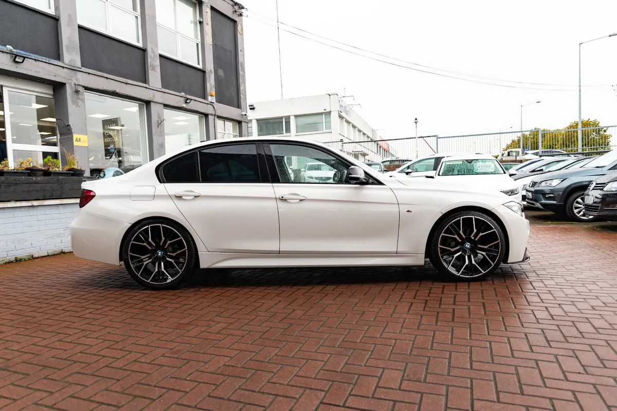 BMW 320D M-SPORT 4DR SALOON AUTOMATIC - Image 2