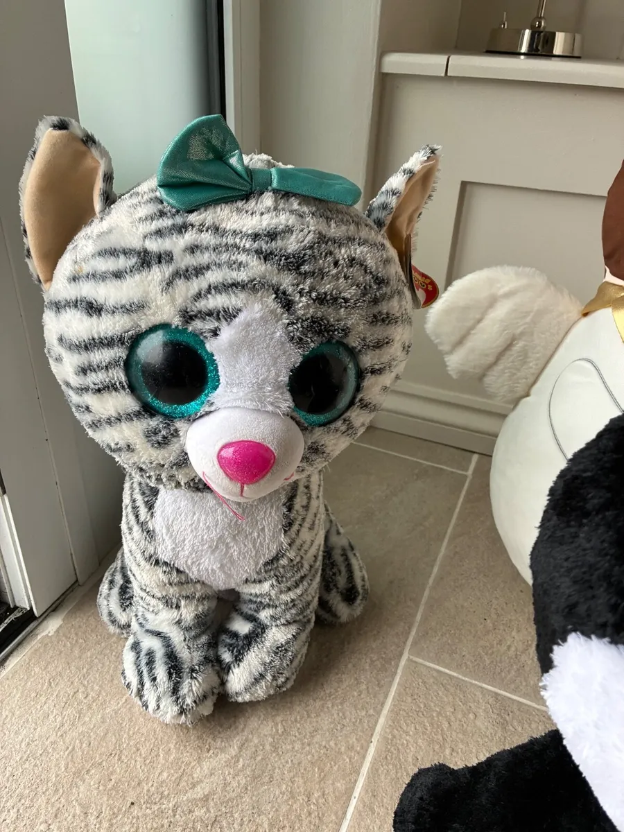 Toys - Image 3