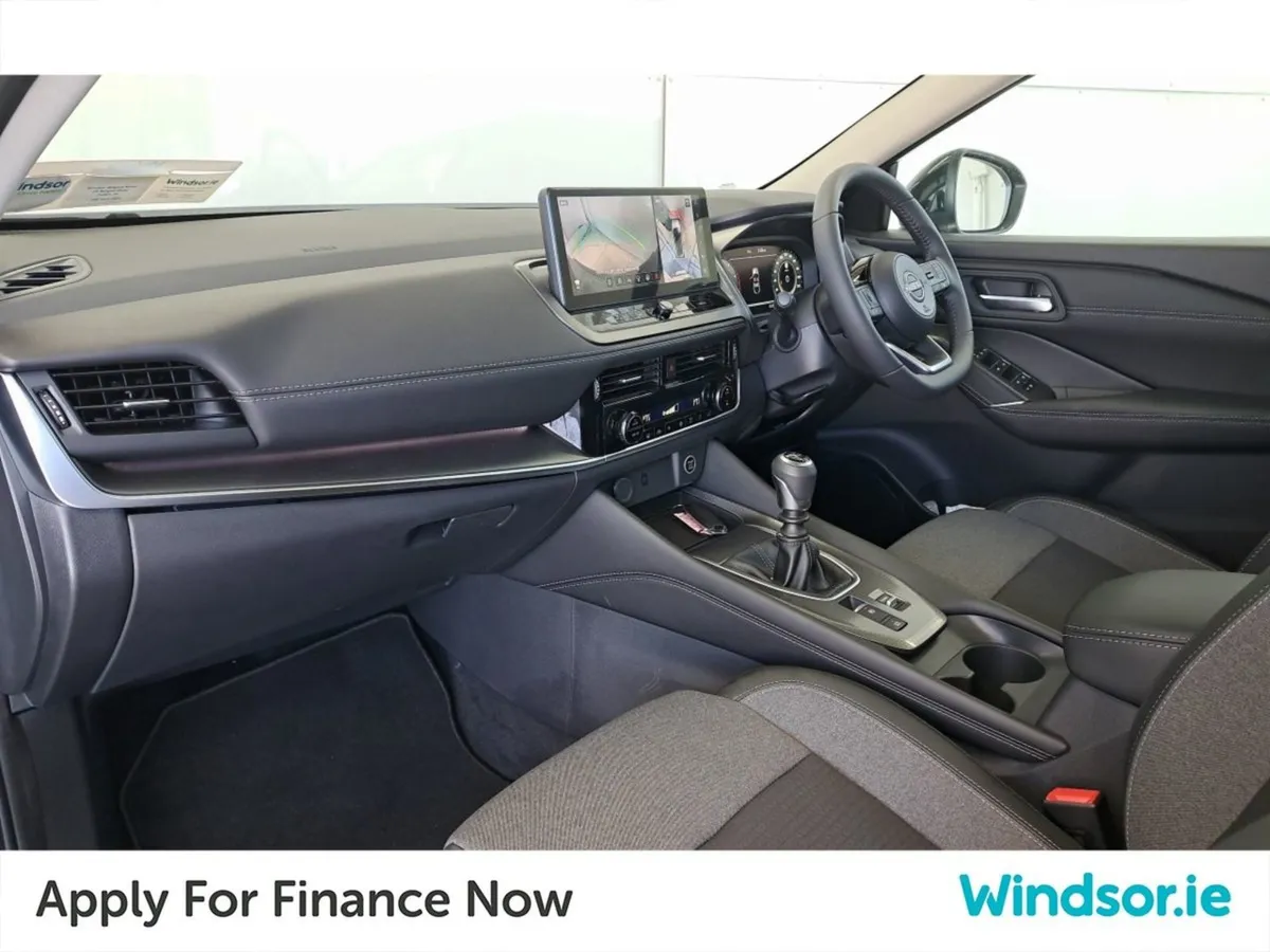 Nissan QASHQAI 1.3 PET Mild Hybrid SV Premium - Image 3