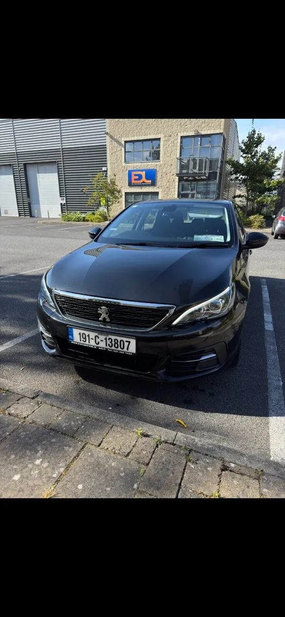 Peugeot 308 2019 Estate - Image 2