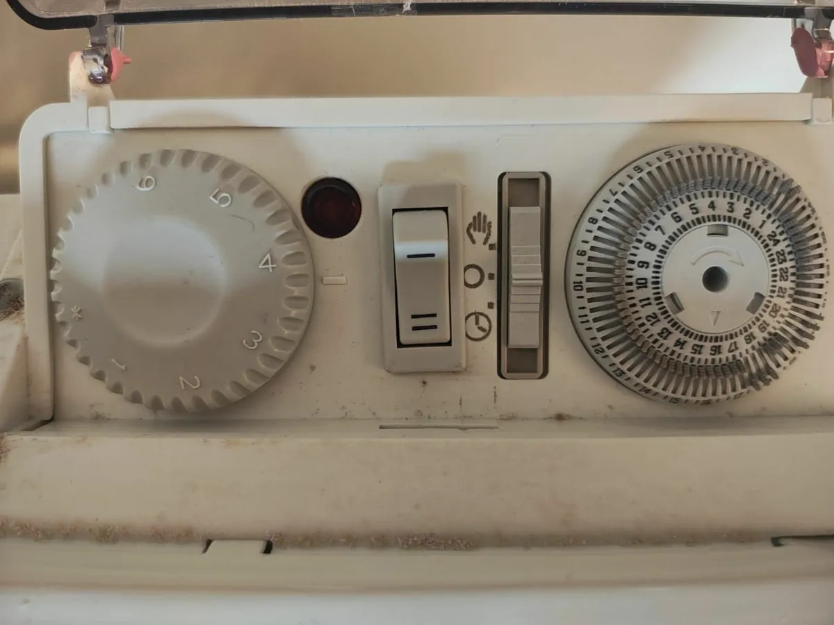 Storage heater - Image 2