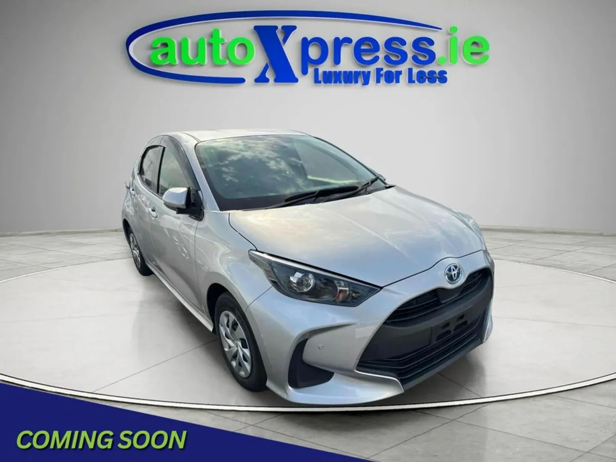 Toyota Yaris 1.5 HYBRID X Automatic, Reversing cam - Image 1