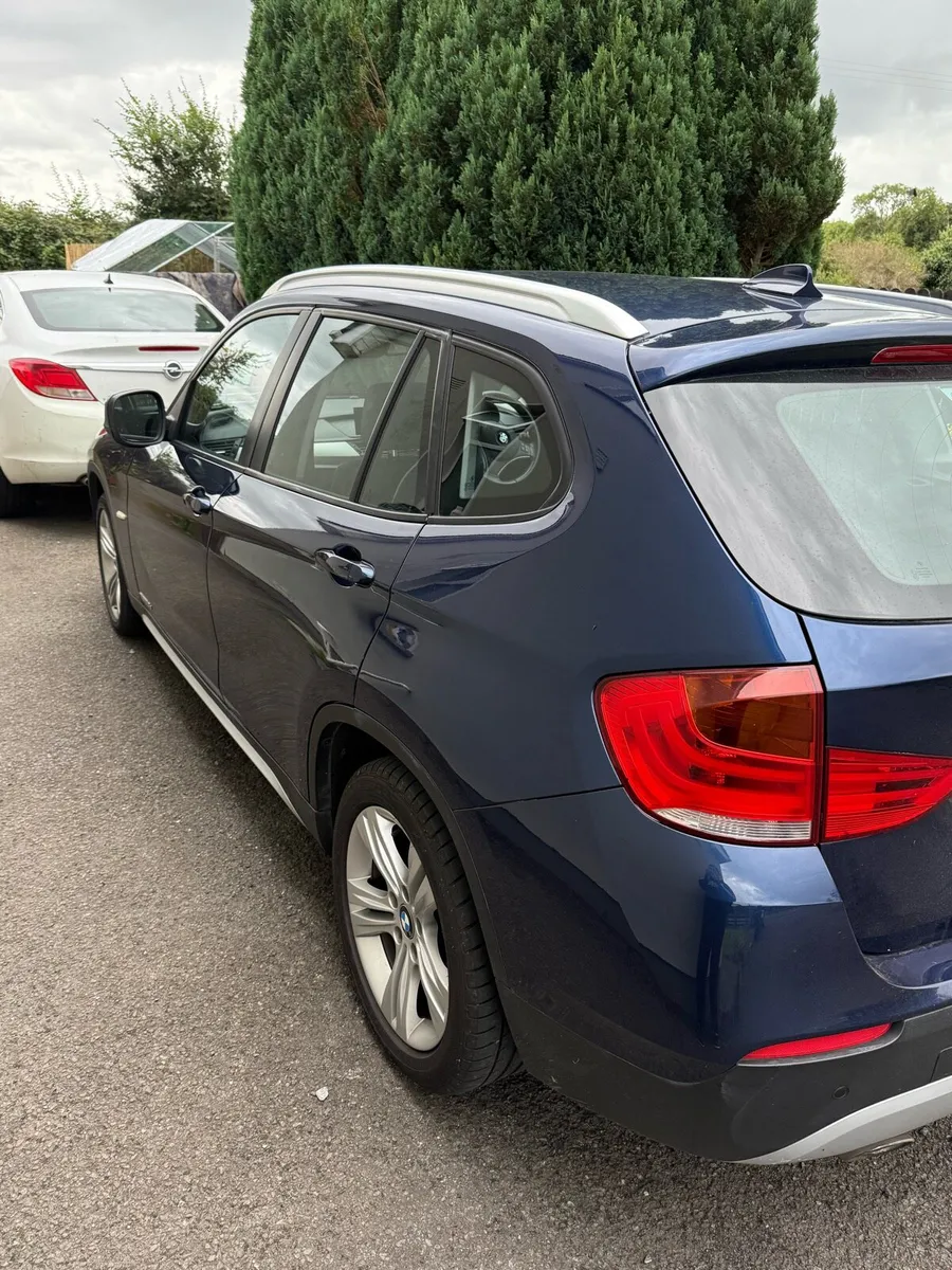2011 BMW X1 - automatic - low km - Image 3