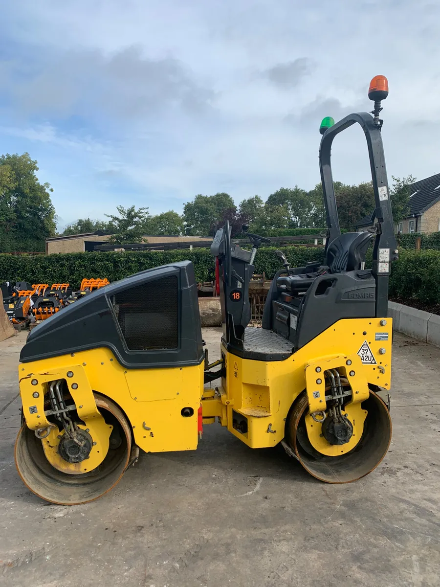 2021 BOMAG 120AD-5 - Image 2