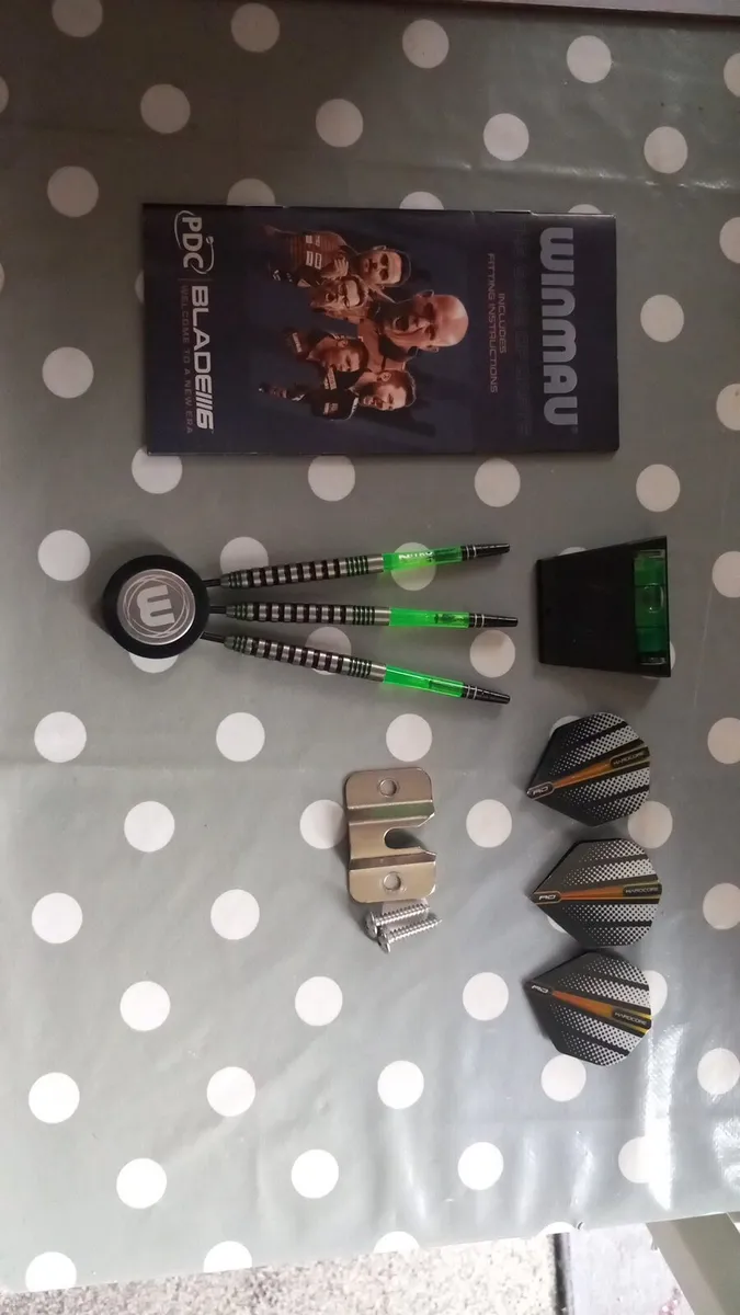 Winmau blade 6 triple core dartboard - Image 2