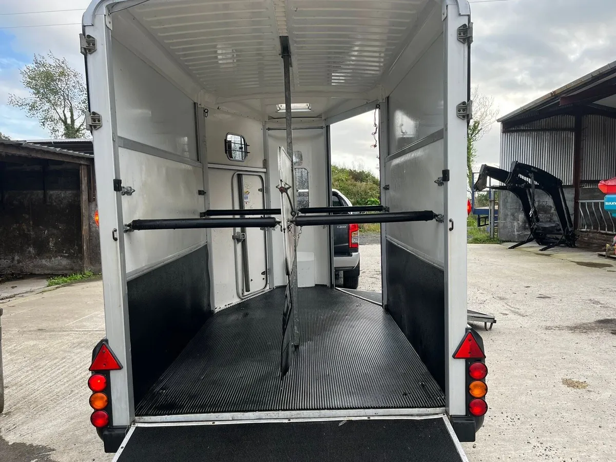 IFOR WILLIAMS 511 DOUBLE HORSE BOX - Image 3