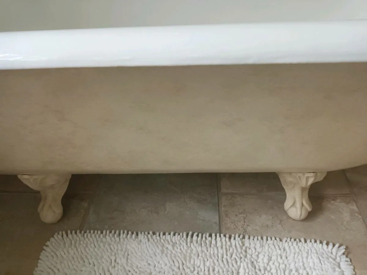 Cast iron freestanding bath - Image 3