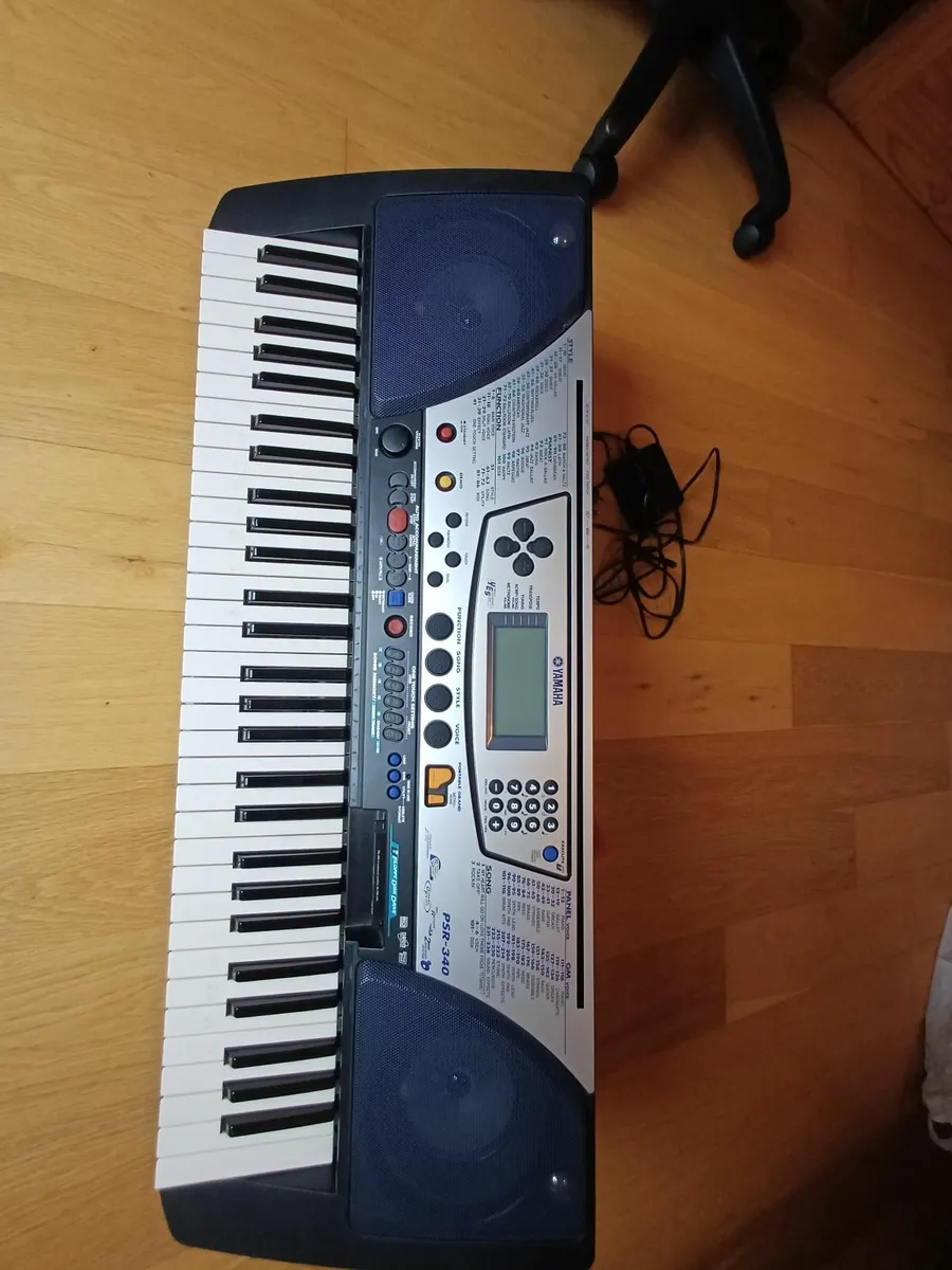 YAMAHA Psr- 340 portatone keyboard - Image 1