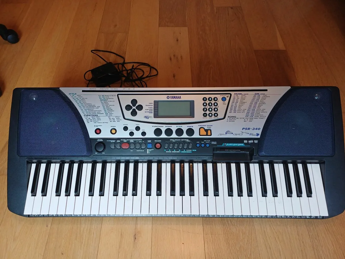YAMAHA Psr- 340 portatone keyboard - Image 3