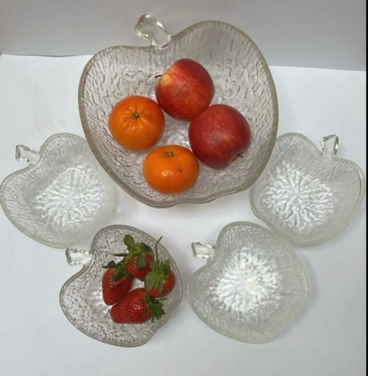 Glass bowls - Image 1
