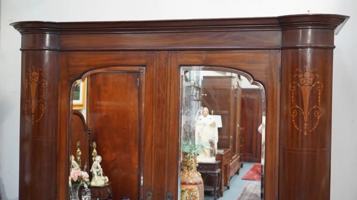 Antique Mahogany Wardrobe with Inlaid Decoration and Mirrored Doors - Image 3