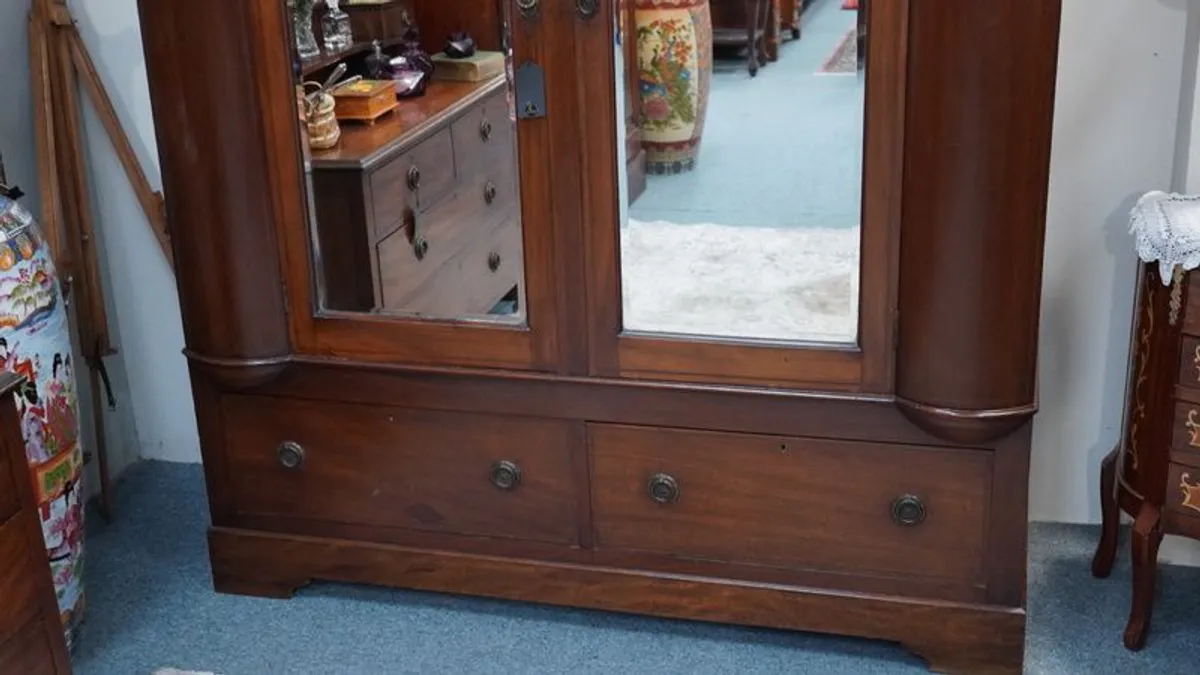Antique Mahogany Wardrobe with Inlaid Decoration and Mirrored Doors - Image 4