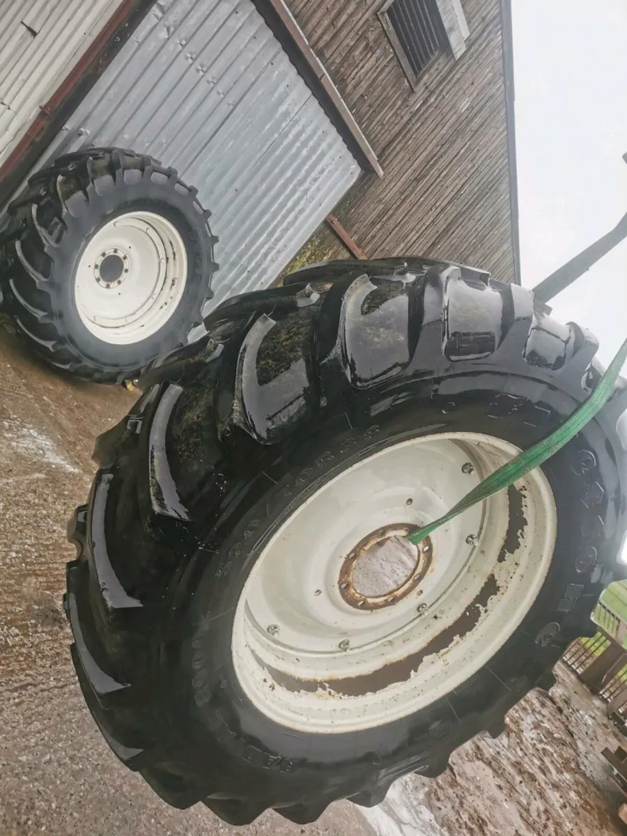 Newholland rims and tyres - Image 1