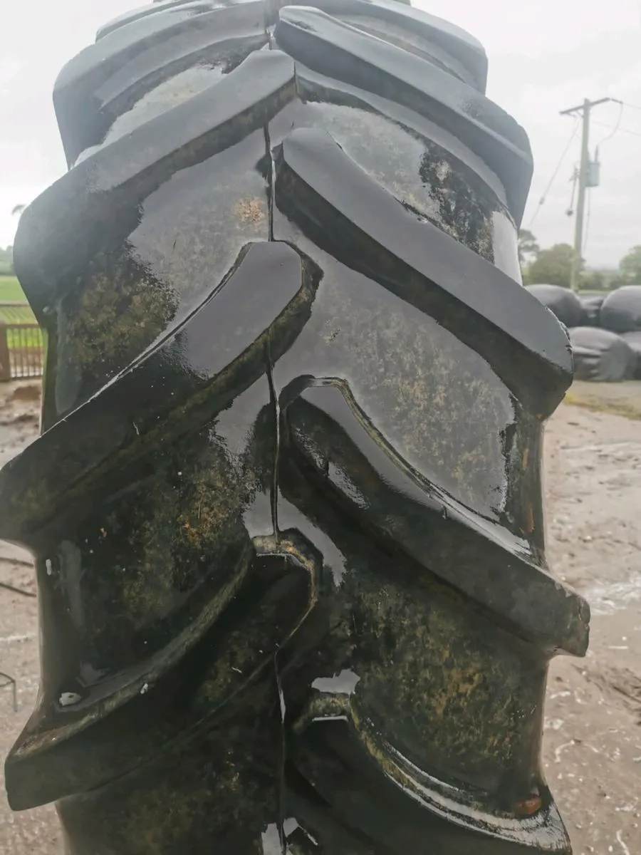Newholland rims and tyres - Image 4