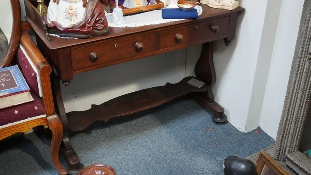 Antique Mahogany Washstand / Occasional Table - Image 1