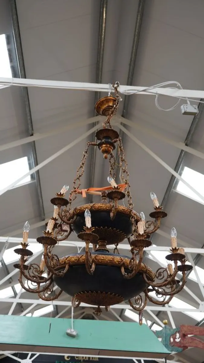 Exquisite Almerich Classic Chandelier - Image 1