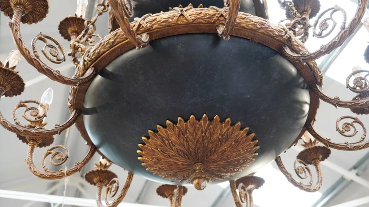 Exquisite Almerich Classic Chandelier - Image 2