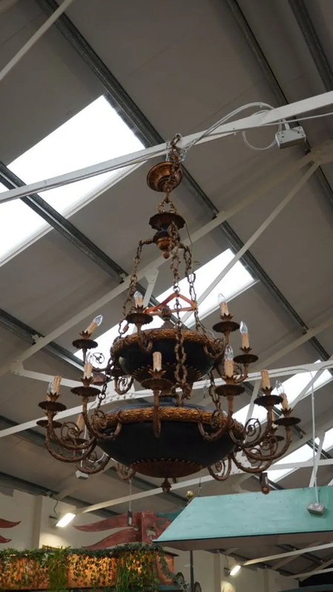 Exquisite Almerich Classic Chandelier - Image 3