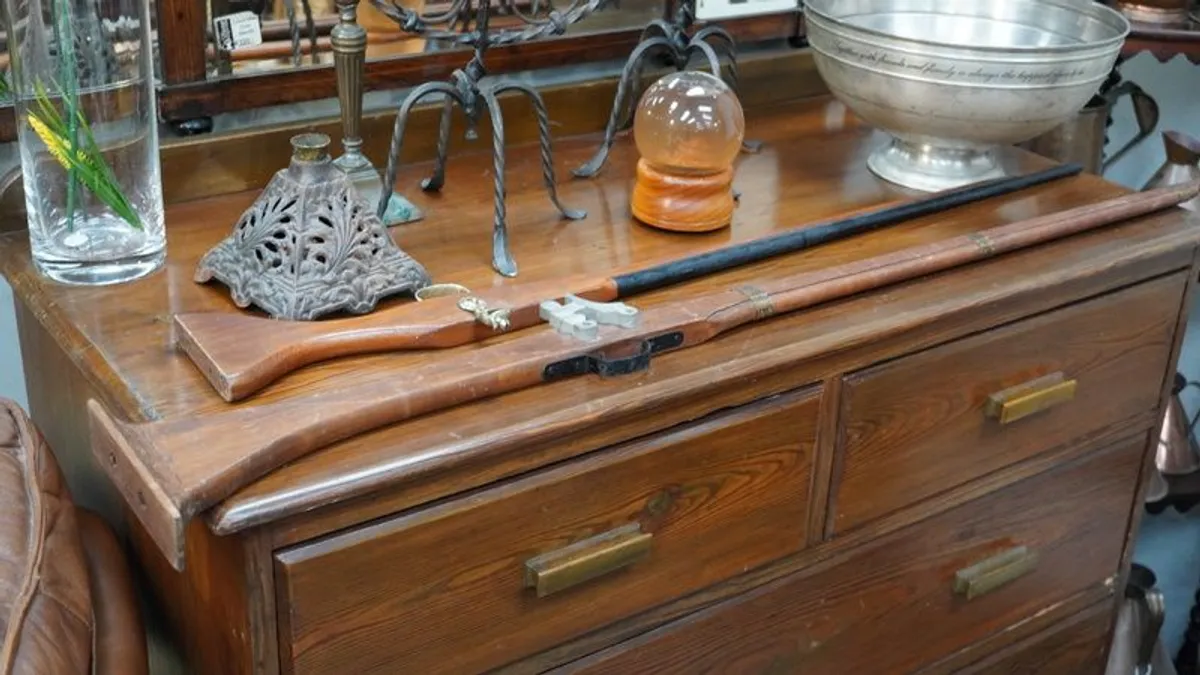 Vintage Pine Chest of Drawers - Image 3