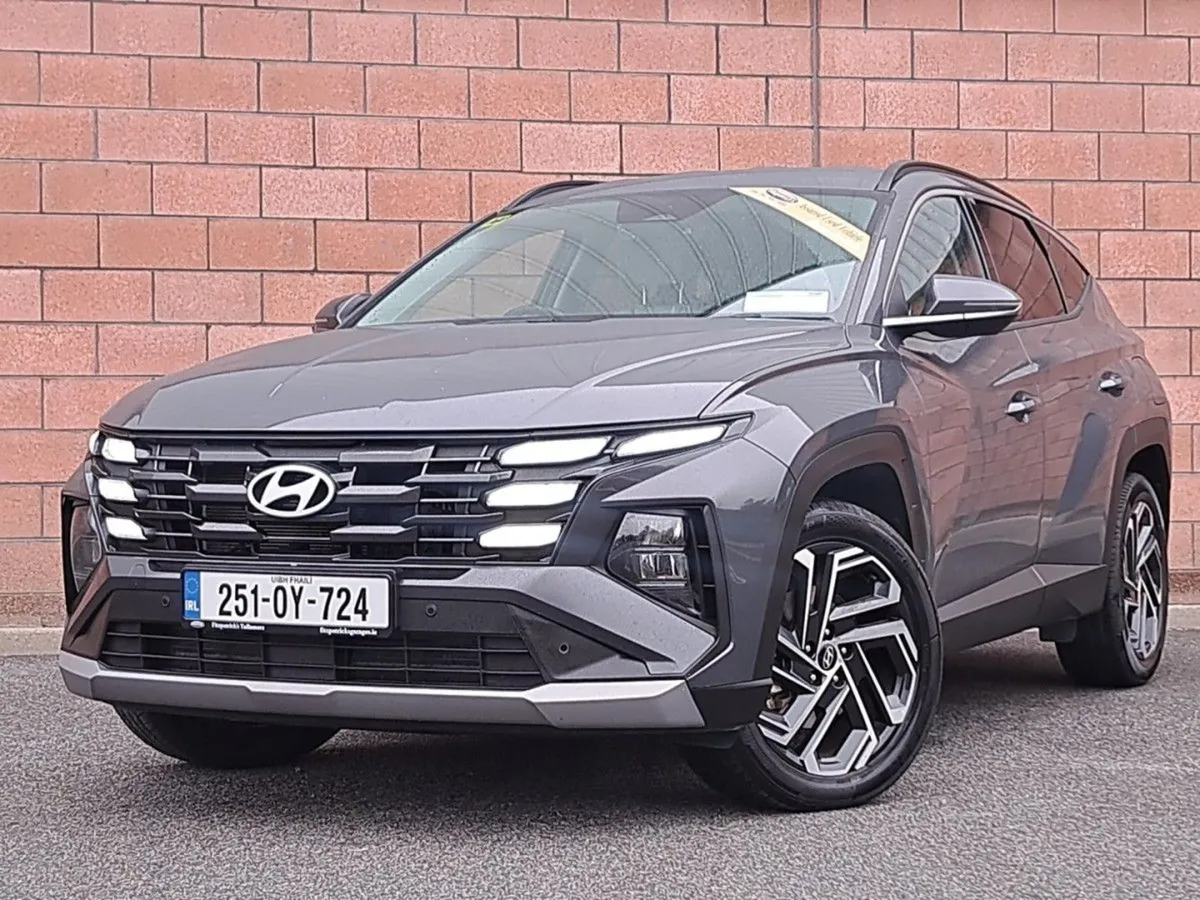 Hyundai Tucson Executive Model Plug in Hybrid Aut - Image 2