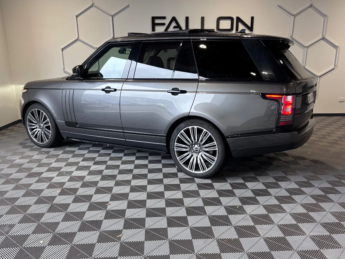LAND ROVER RANGE ROVER VOGUE 3.0 TDV6 HIGH SPEC N1 - Image 4