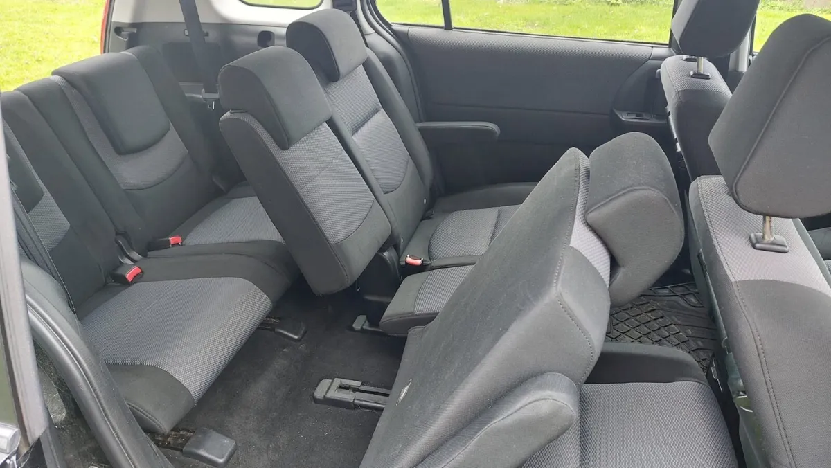 Mazda Mazda5 2007 - Image 2