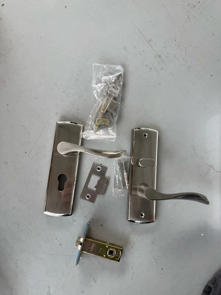 Deanta doors brand new - Image 4