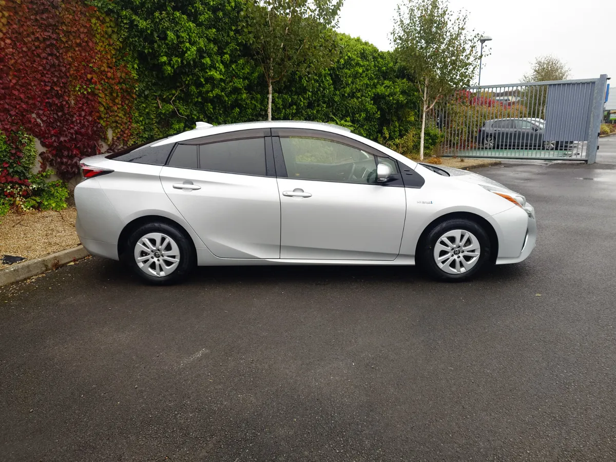 Toyota Prius Hybrid S spec - Image 4