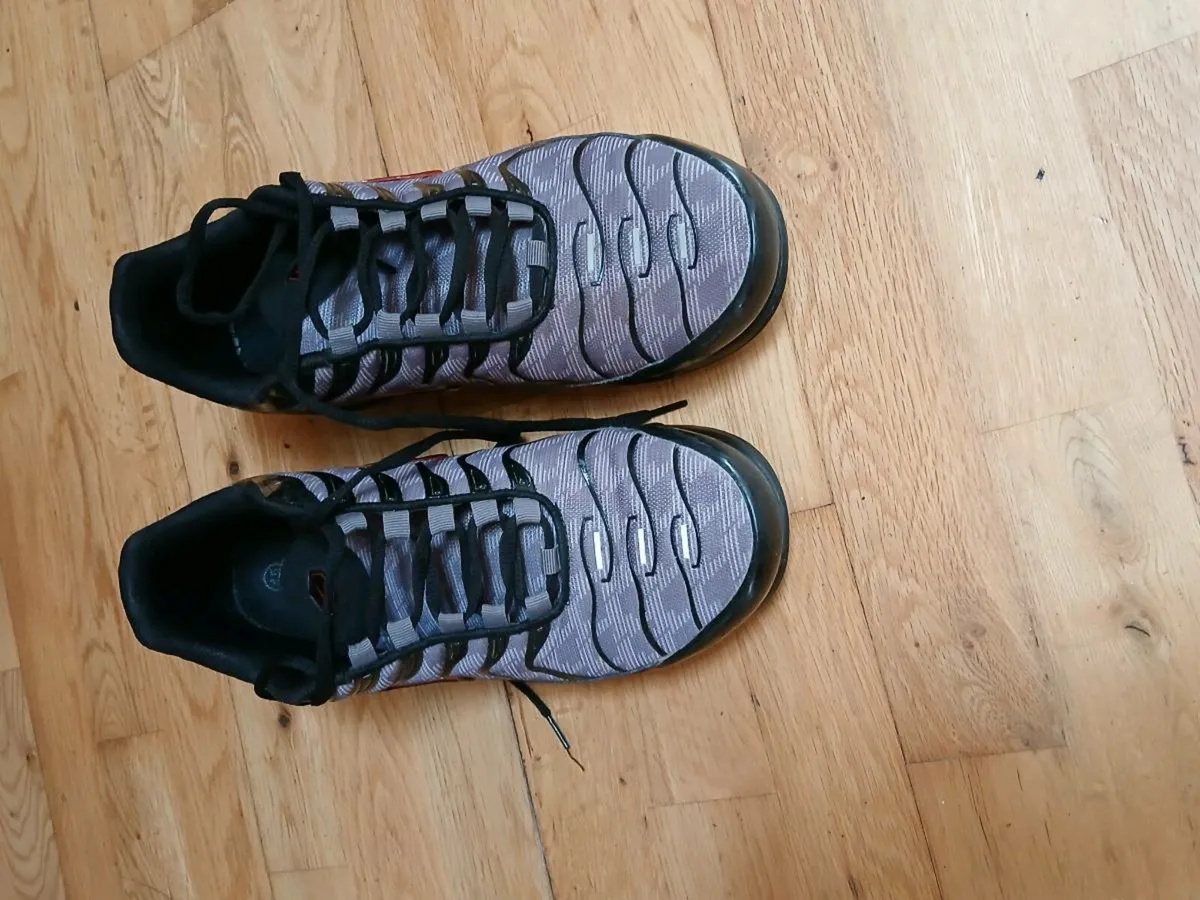 Nike air men's trainers unwanted gift can deliver - Image 2