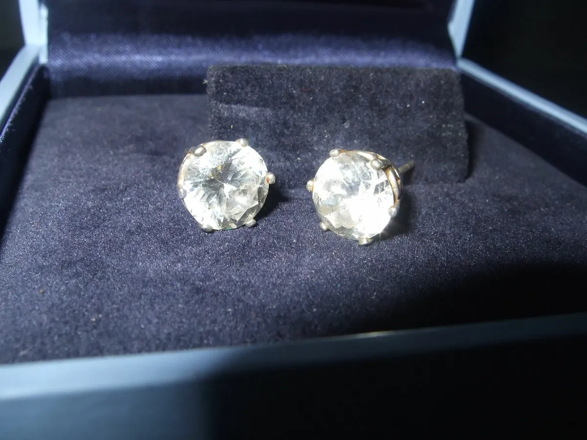 Vintage Hallmarked Silver Sapphire Solitaires - Image 4