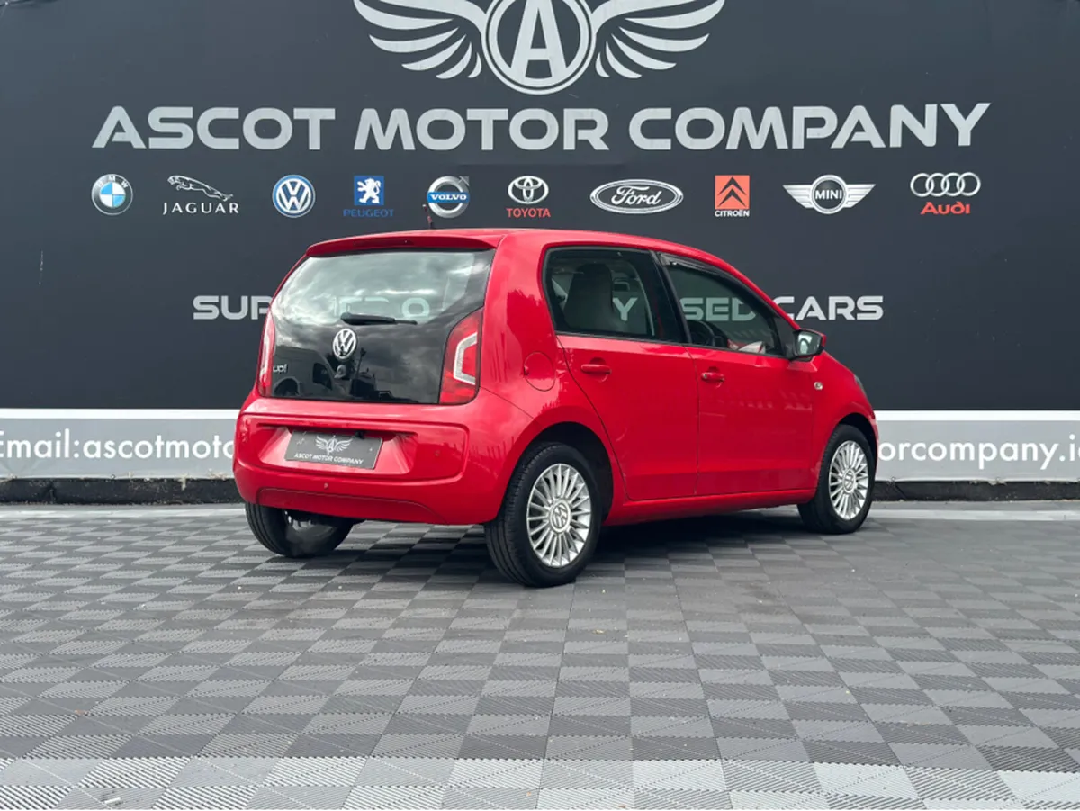 Volkswagen up! Automatic - Image 2