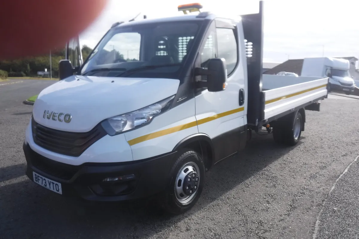 Iveco Daily 2023 35-140 13ft9" dropside with tow b - Image 3