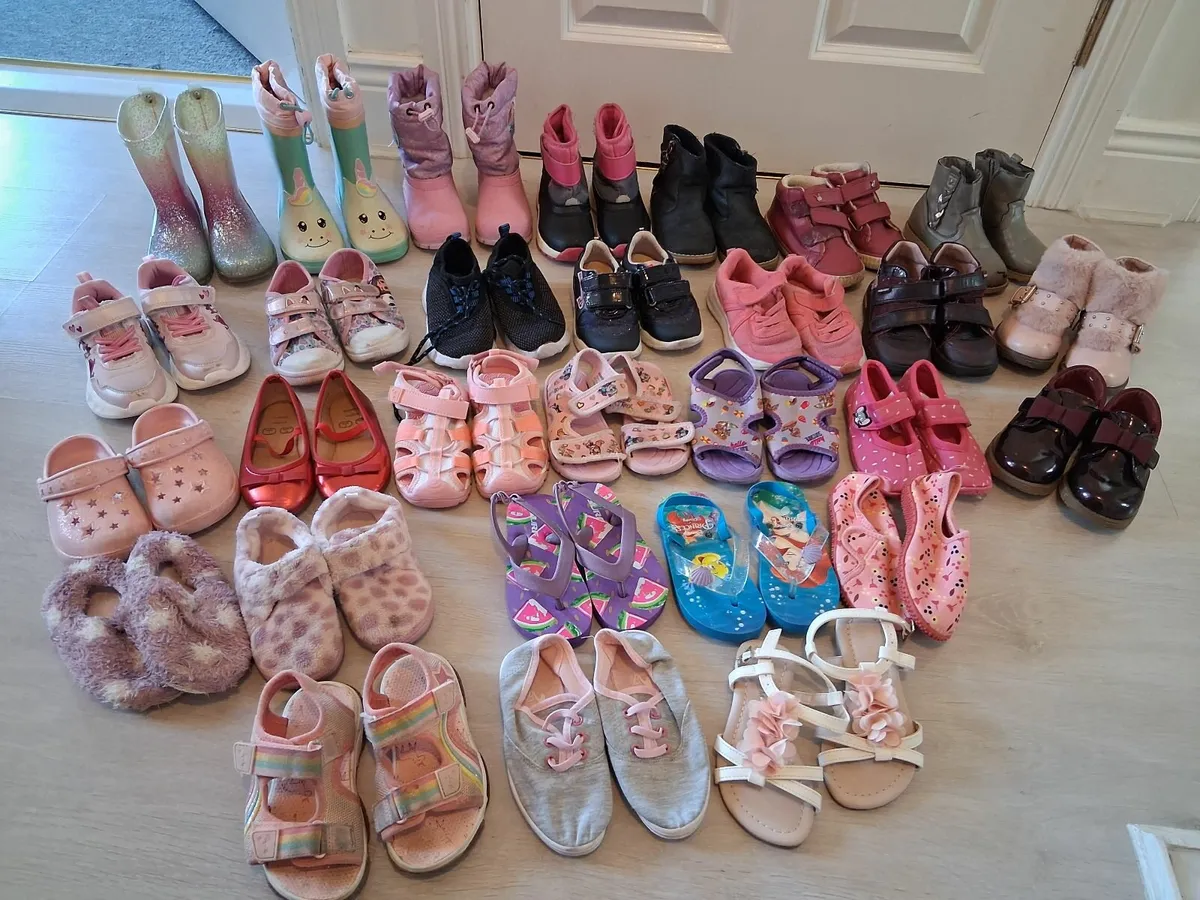 Girls 3-4 years clothes & shoe bundle - Image 1