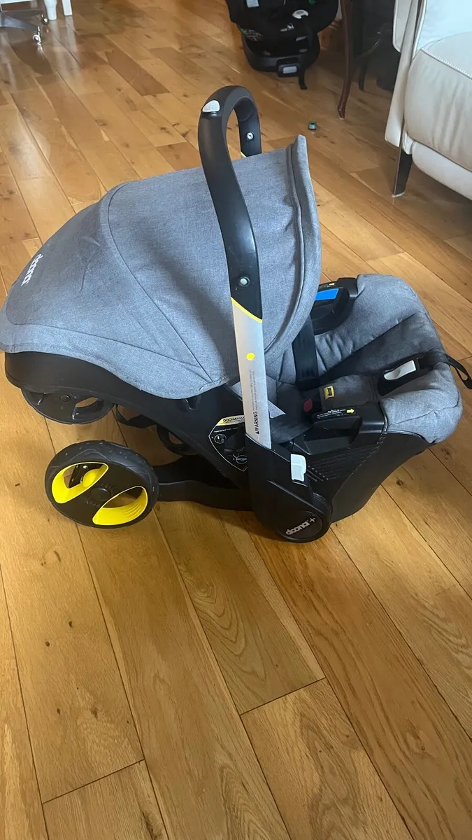 Doona Car seat / Stroller - Image 1
