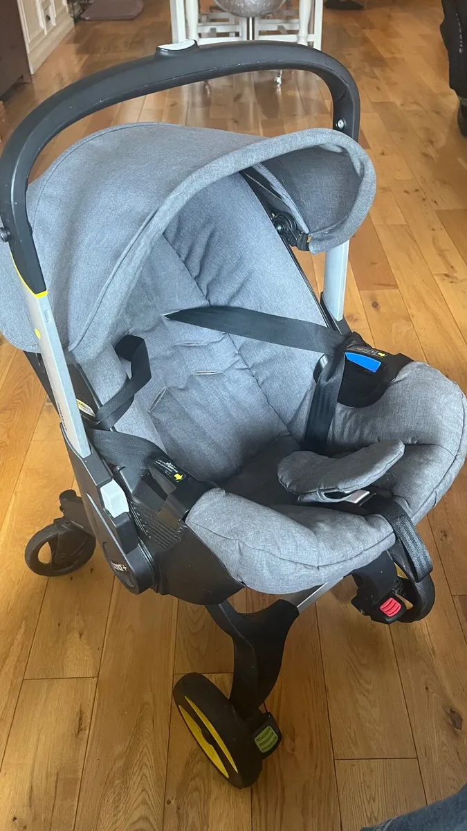 Doona Car seat / Stroller - Image 4