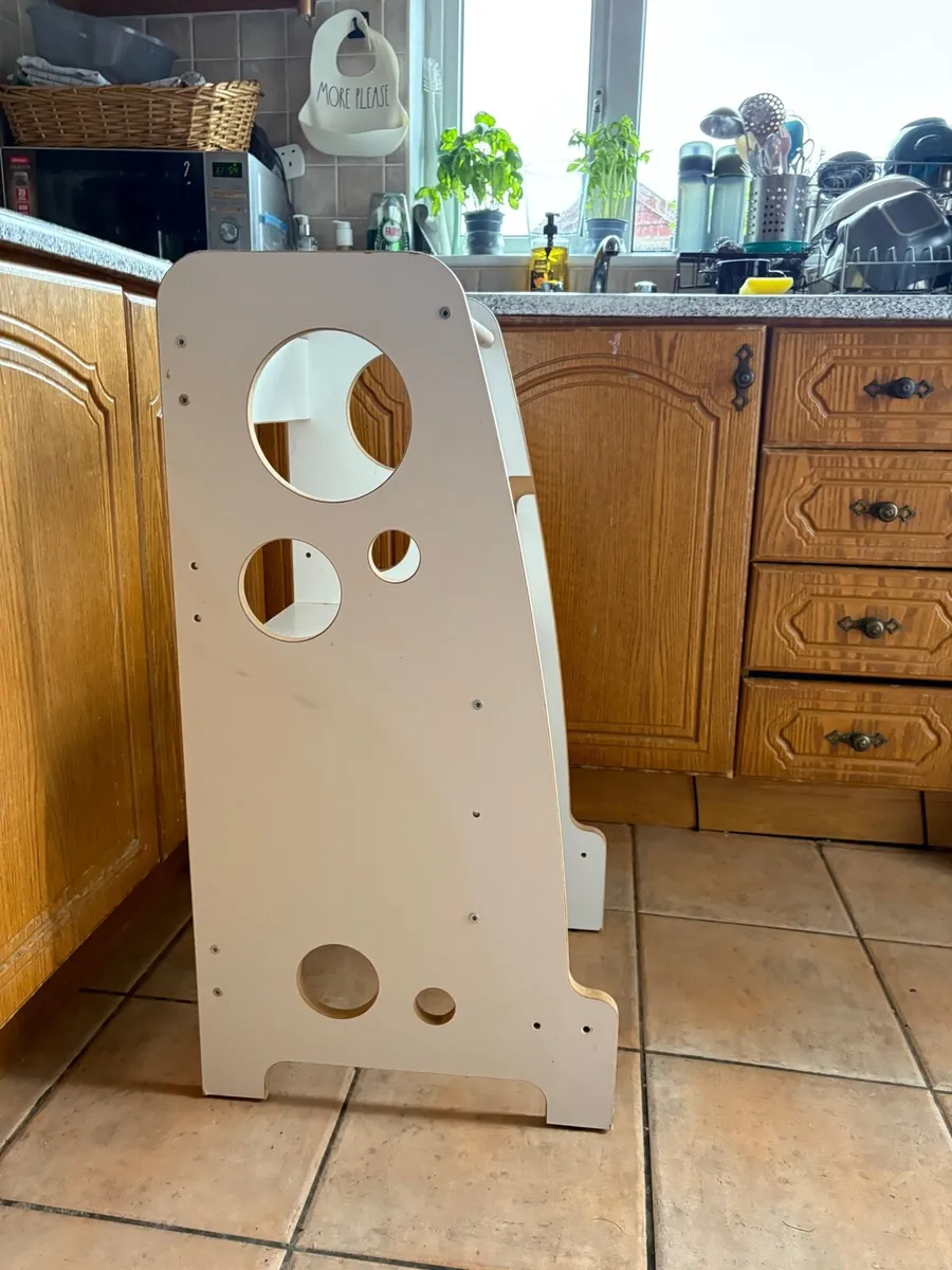 Kitchen helper wooden tower - Image 1